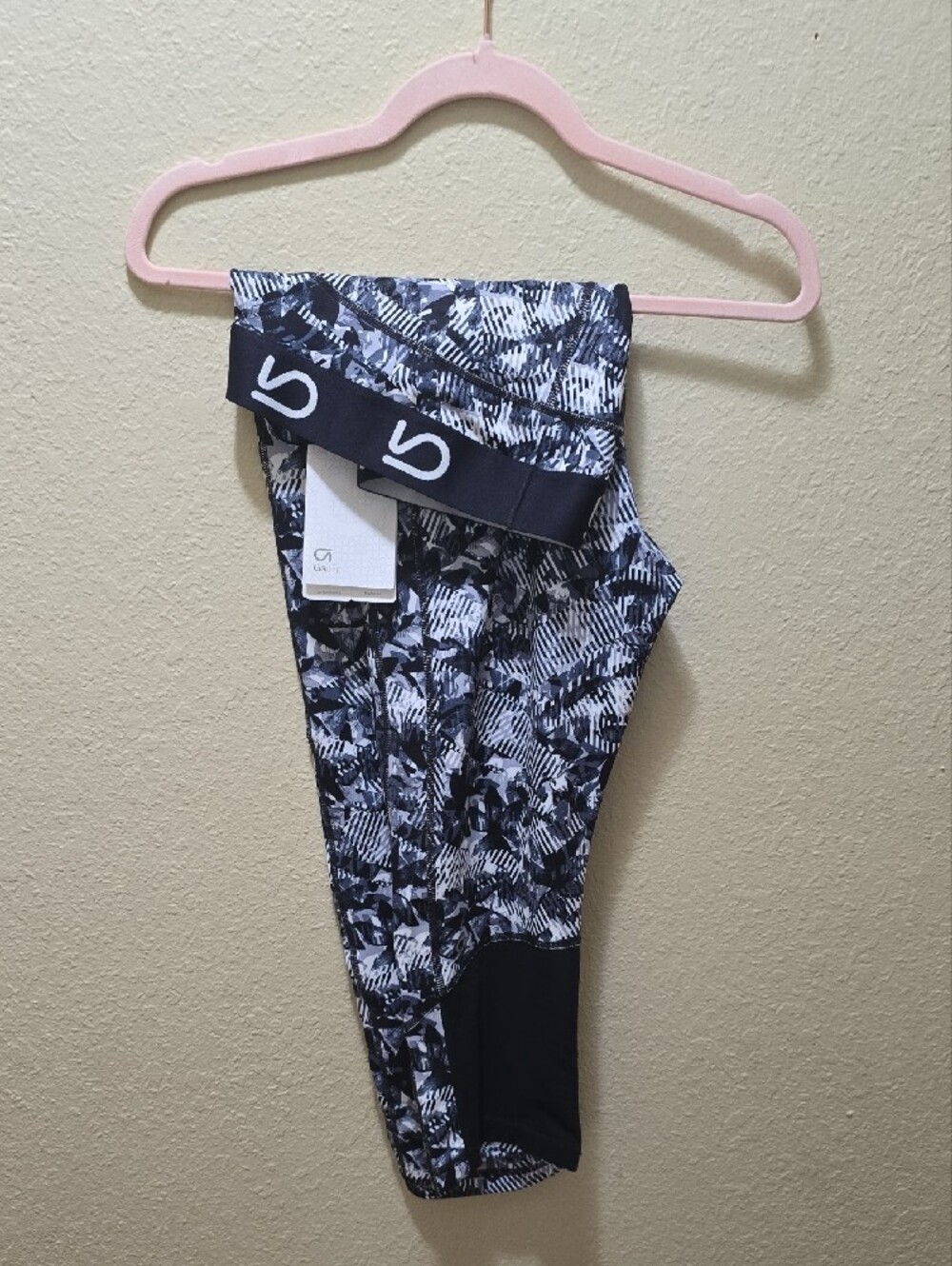 ​NWT GapFit High-Rise Black & White Graphic Print Workout Leggings Size XL